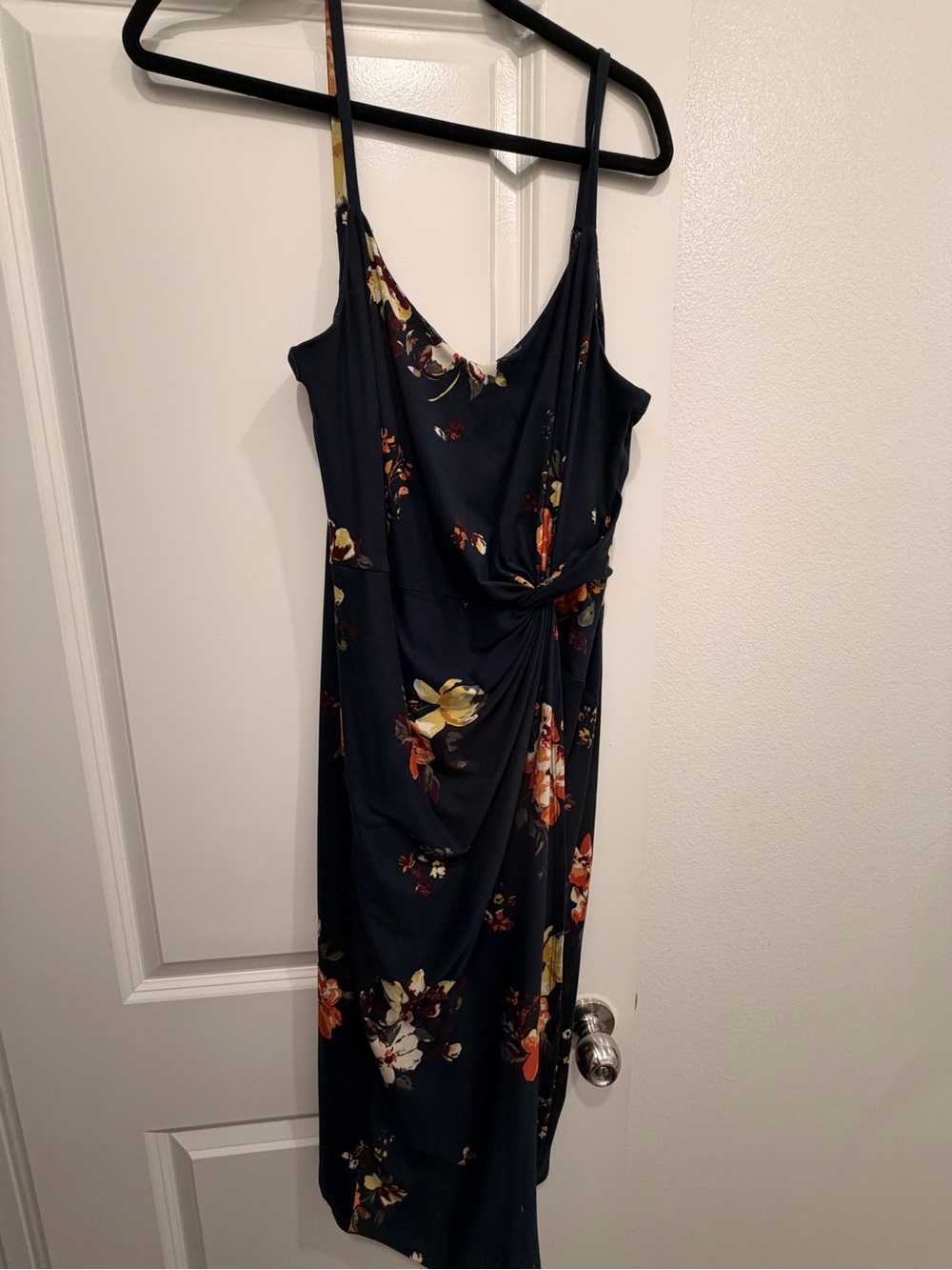 nine britton Navy Floral Twist-Detail Midi Dress